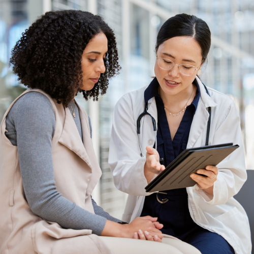 Researchers found that a personal or family history of cancer was associated with a higher prevalence of lung cancer diagnosis after analyzing 12 years of health records for 2.8 million women.