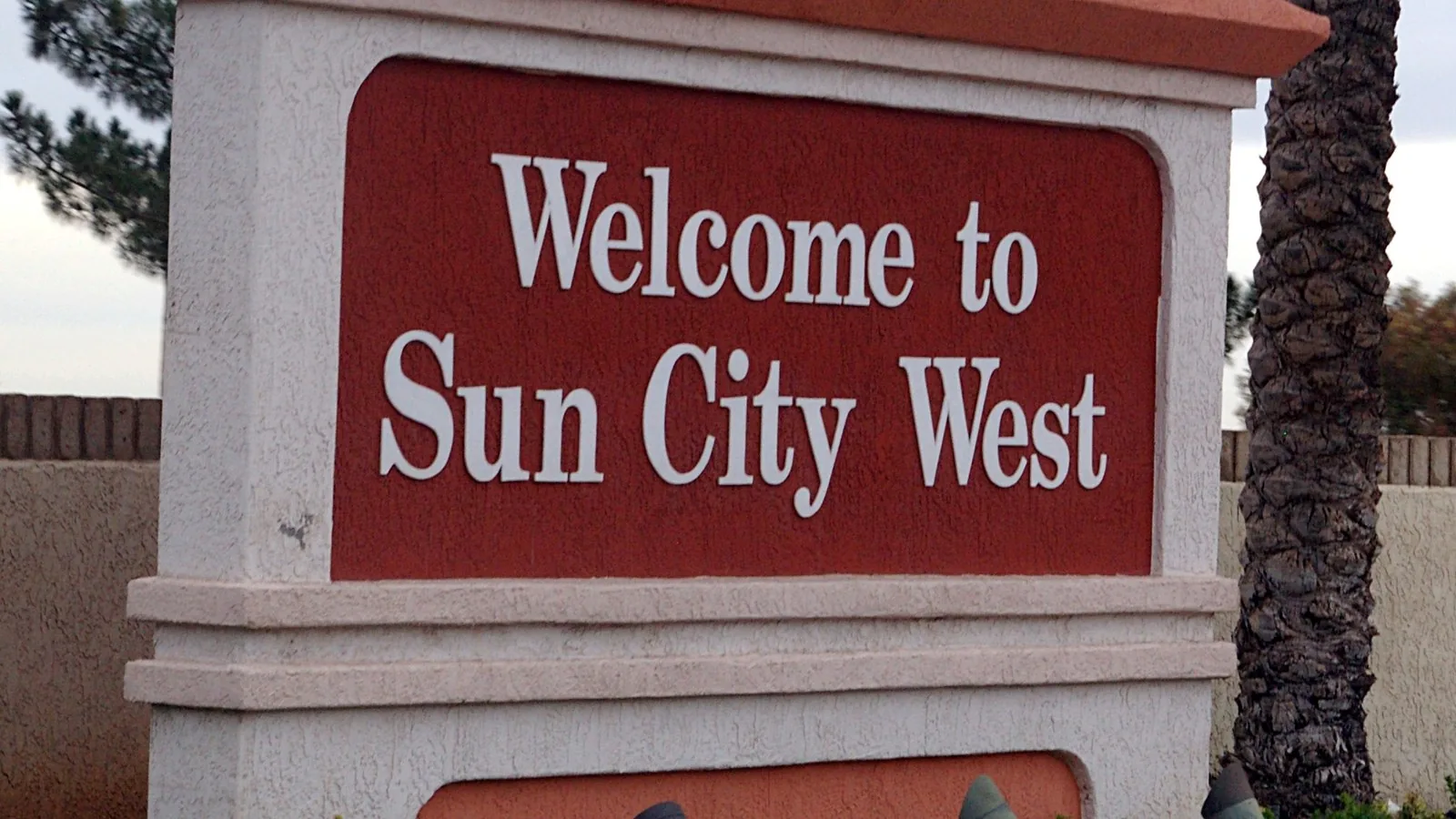 Sun City West entrance sign 20061227
