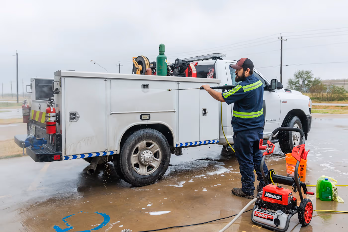 Mechanic performing mobile truck repair in Odessa, TX