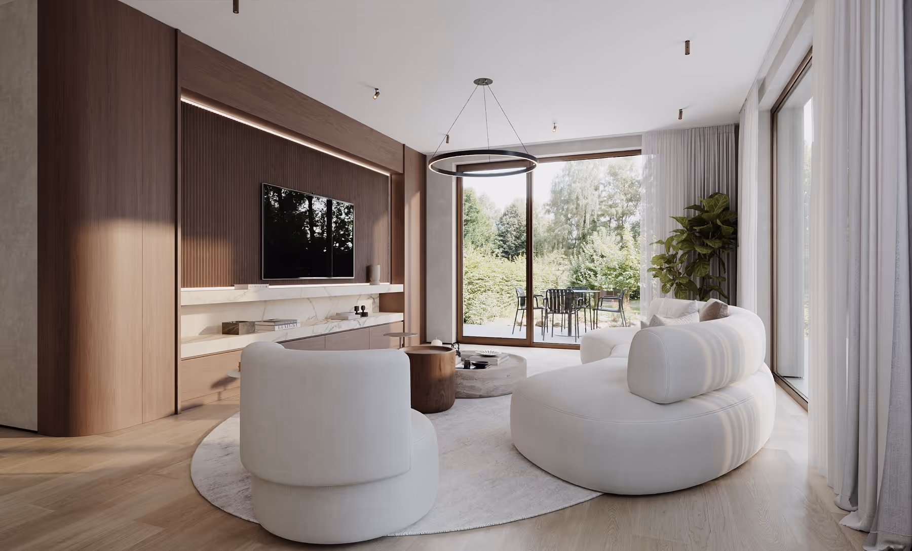 Moderne leefruimte van nieuwbouwappartement in Wilrijk met gebogen witte sofa en stoel, houten tv-wand en grote ramen met