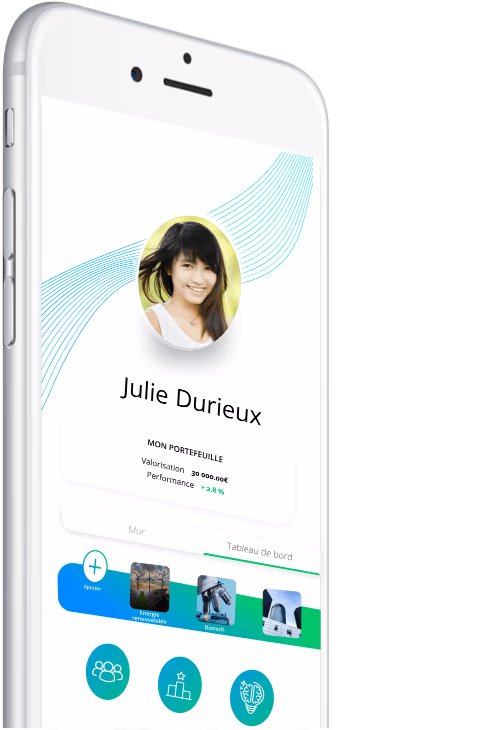 Profil de Julie Durieux avec portefeuille valorisé 30 000€ et performance +2,8% sur smartphone.