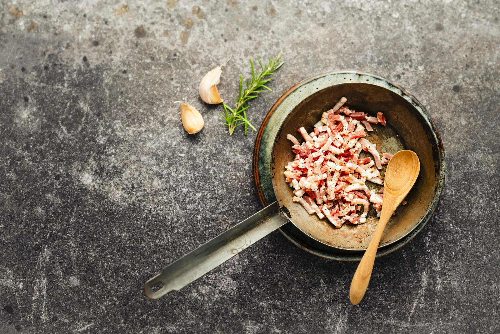 Lardons allumettes crus fumés