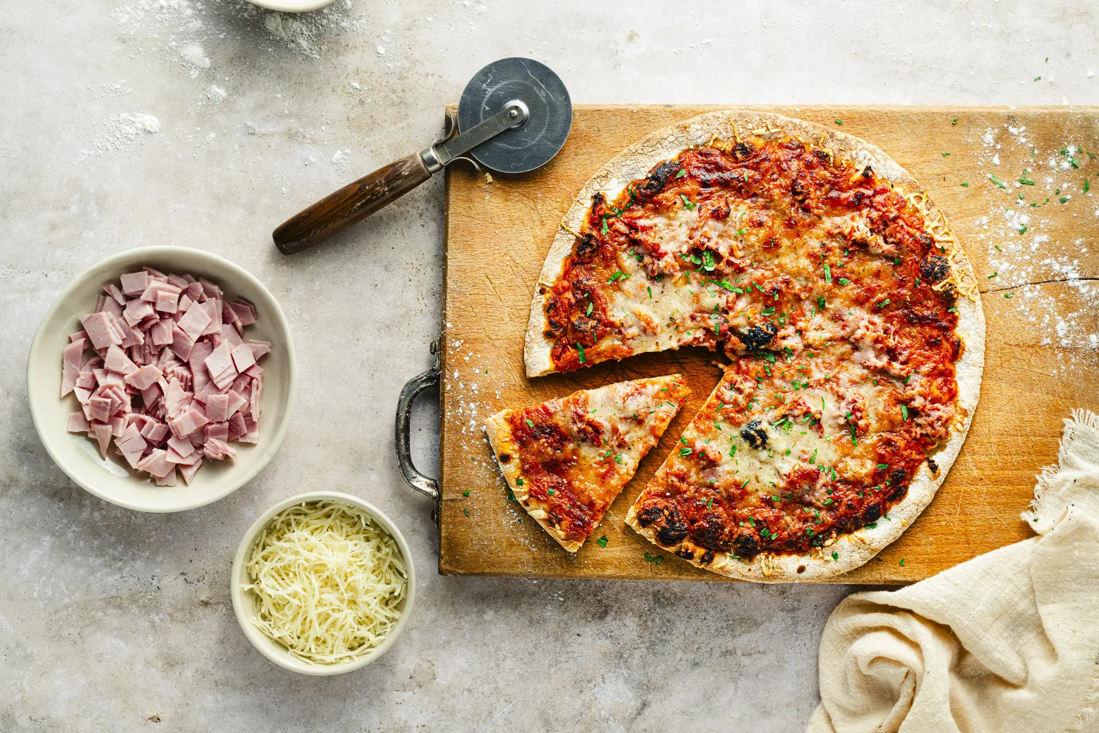 Pizza jambon-fromage
