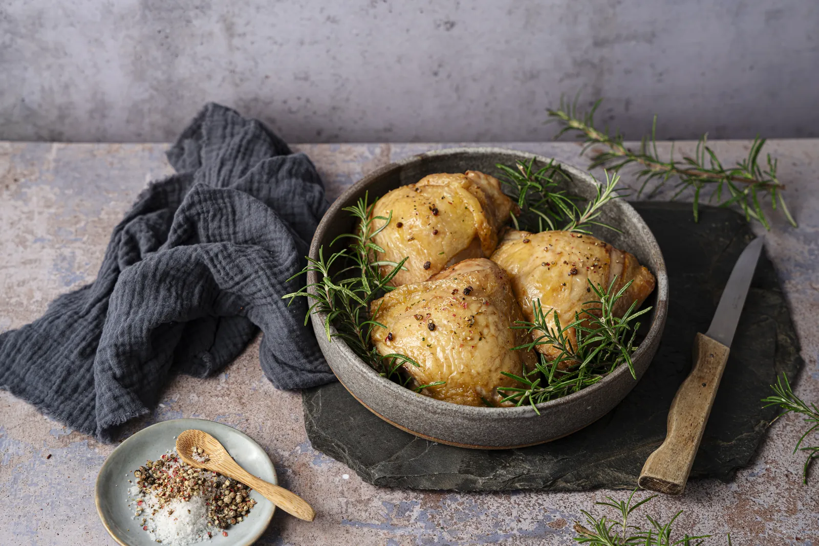 Haut de cuisses de poulet avec dos