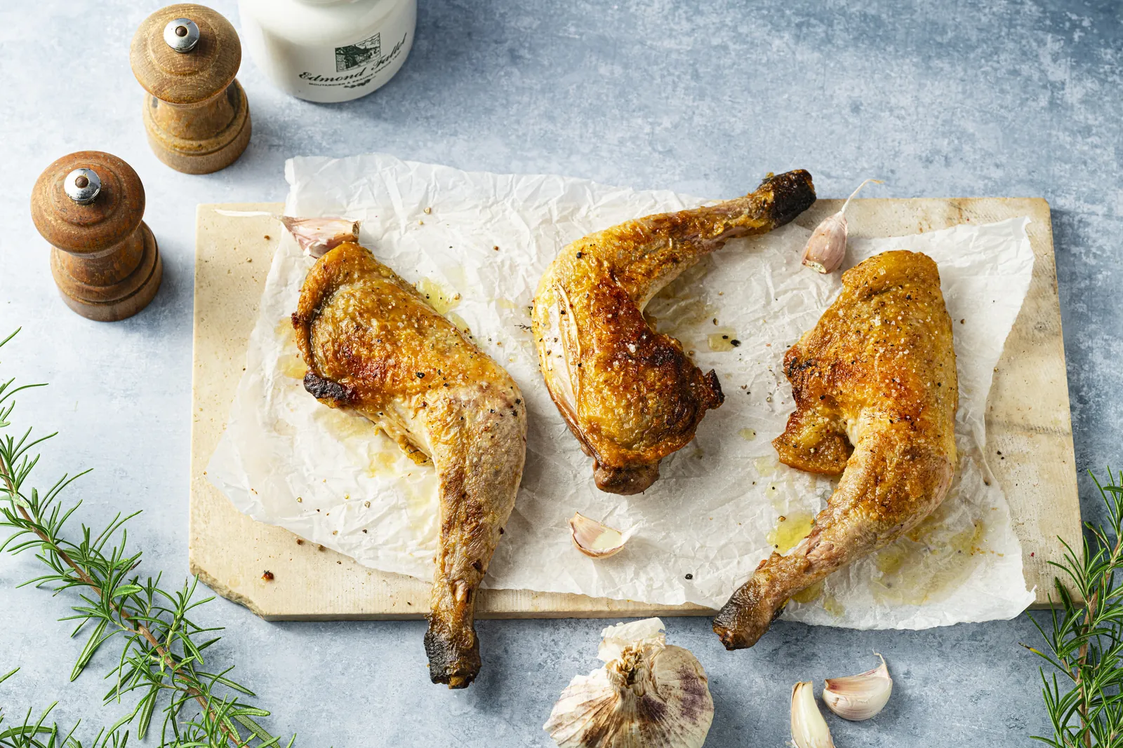 Cuisses de pintade avec partie de dos