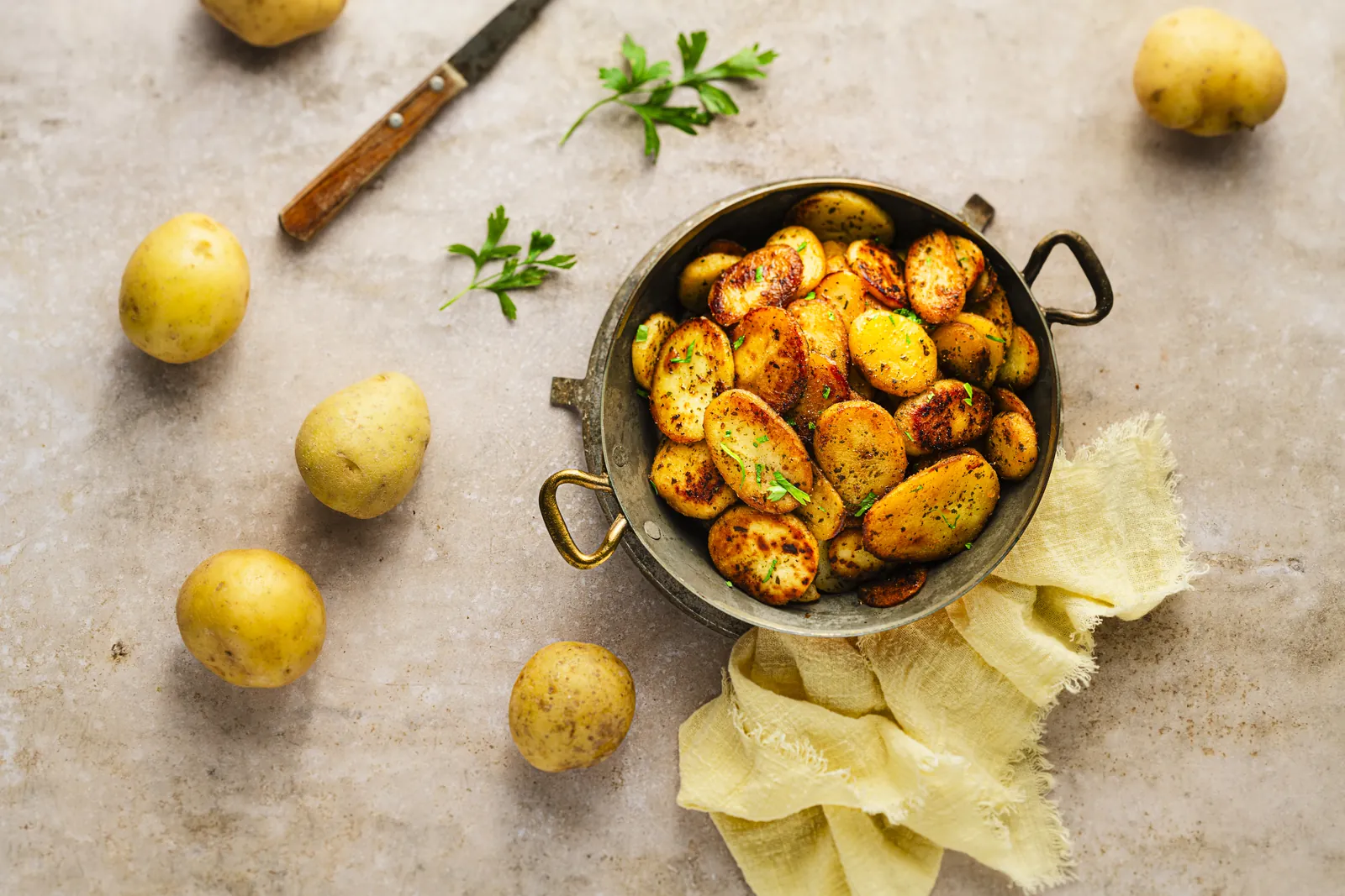 Poêlée de pommes de terre à la sarladaise