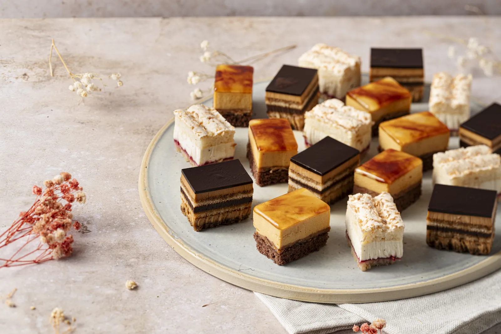 Assortiment de mini-pâtisseries