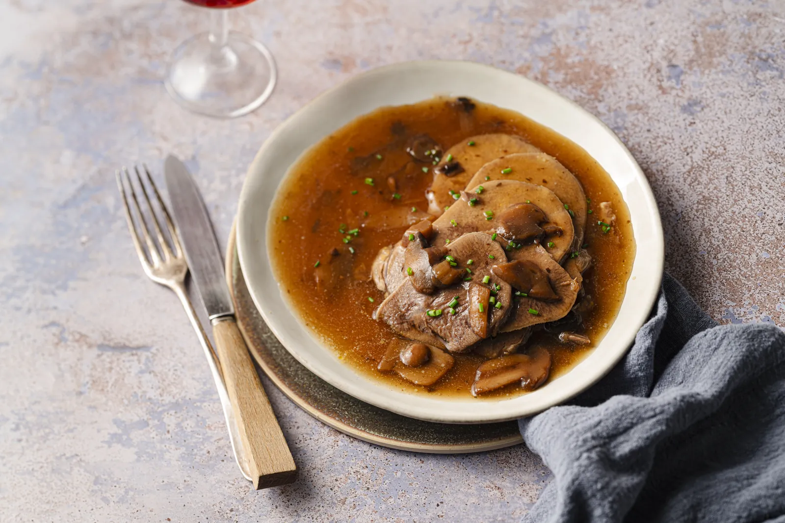 Langue de bœuf sauce madère