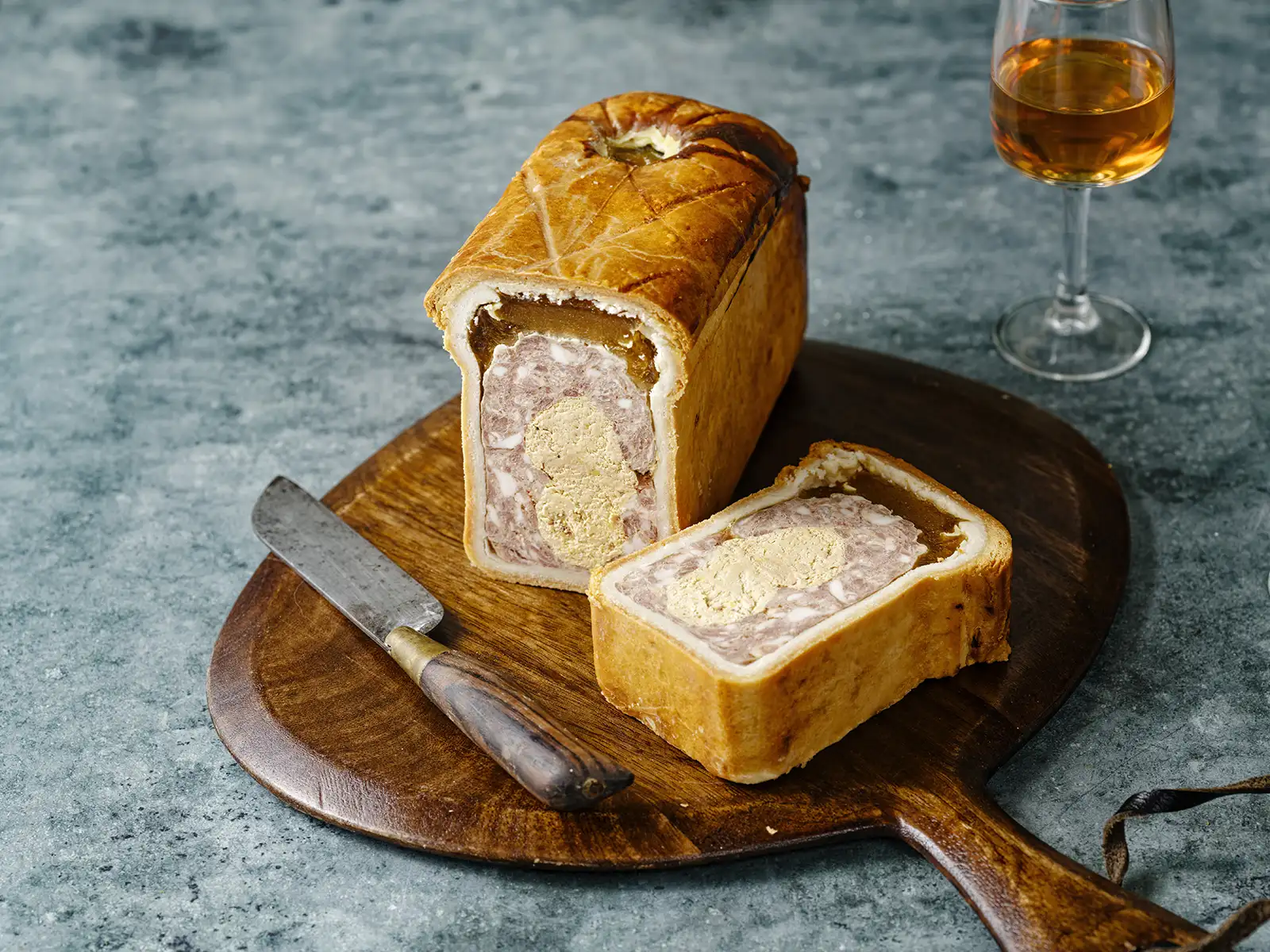 Pâté en croûte au foie gras de canard