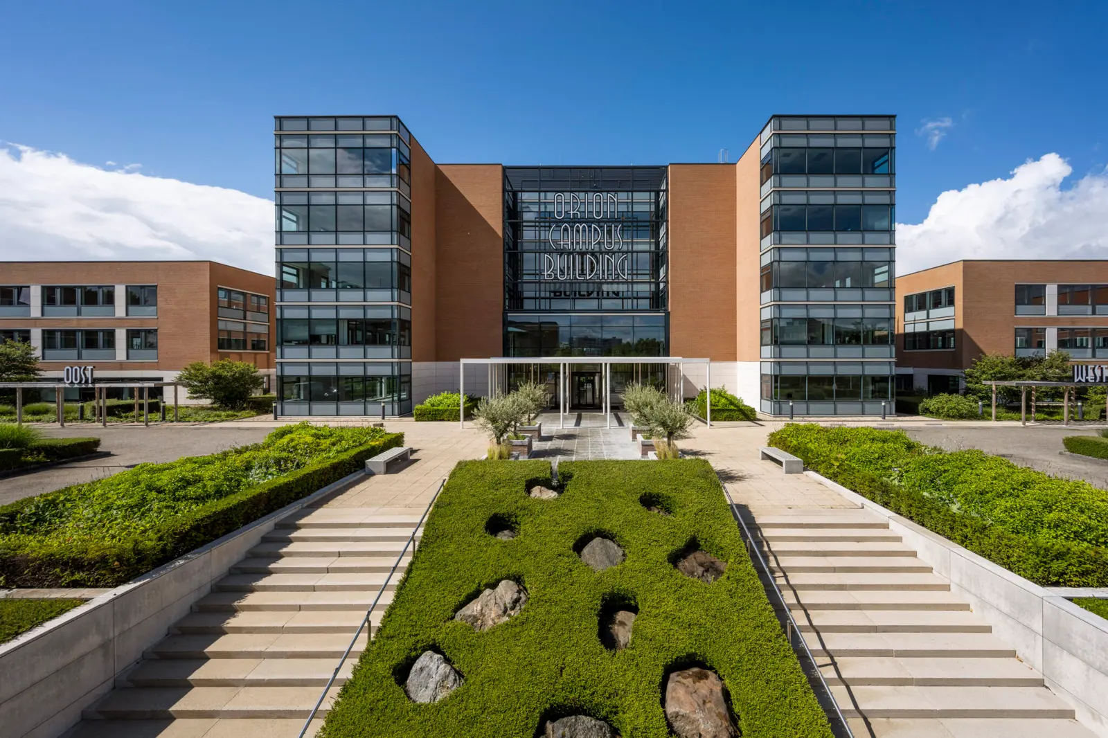 Spring Real Estate adviseert bij de aanhuur van 825 m² kantoorruimte in Hoofddorp