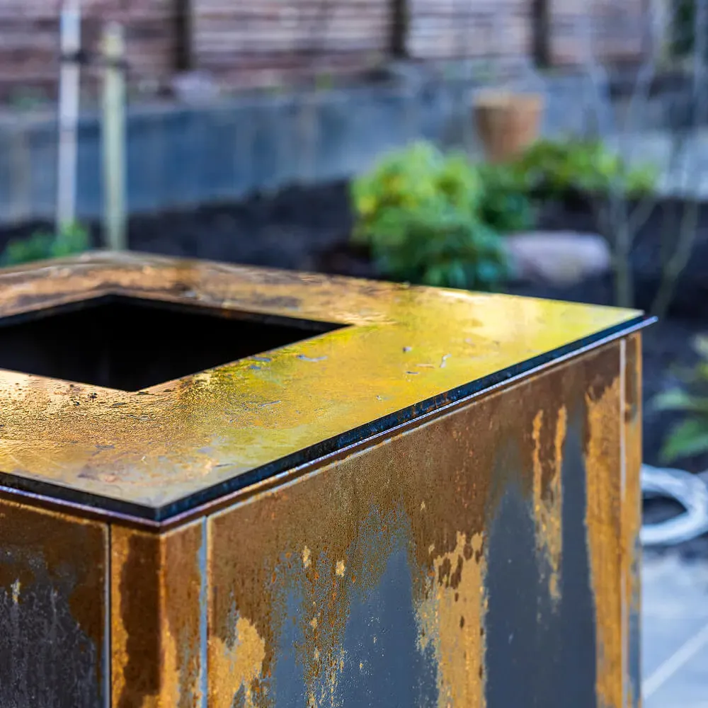 Corten stål med flot rust-finish. Kvalitetsbevidst smedearbejde.