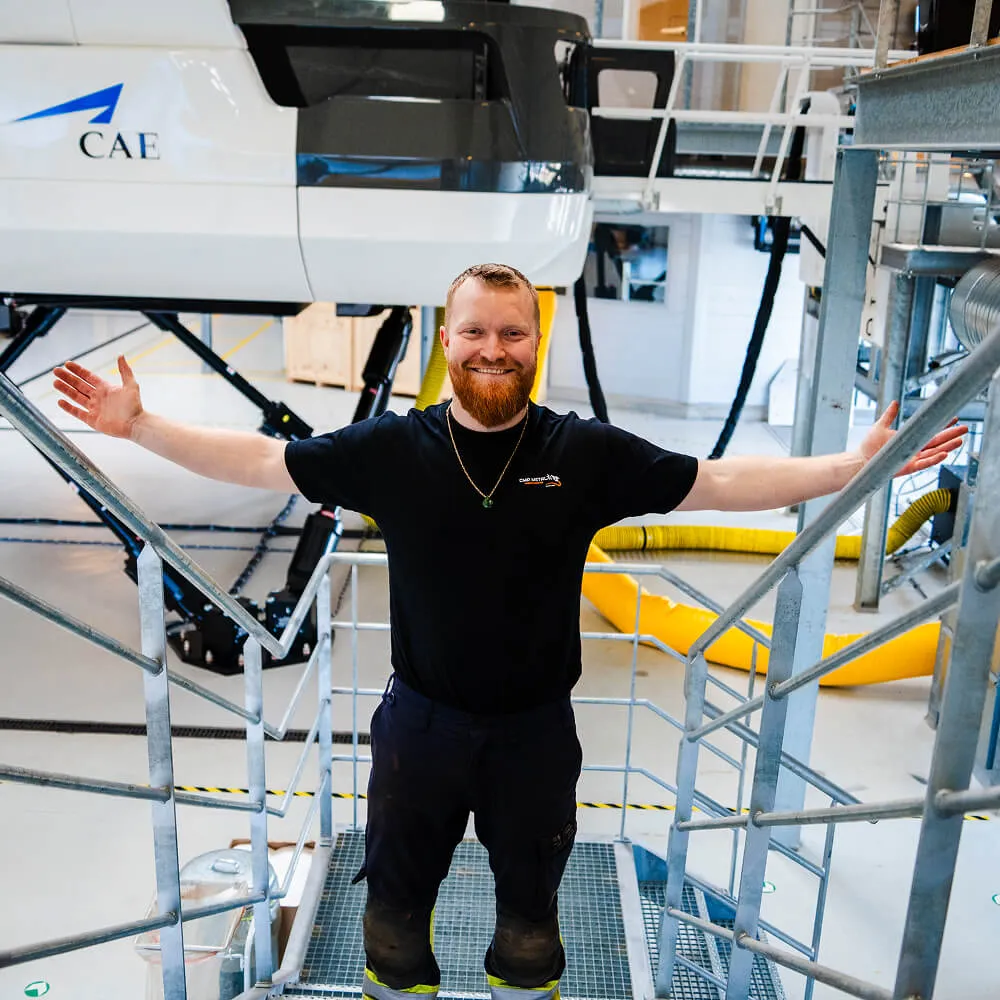 Charlie fra CMP Metal præsenterer færdigmonteret smedearbejde