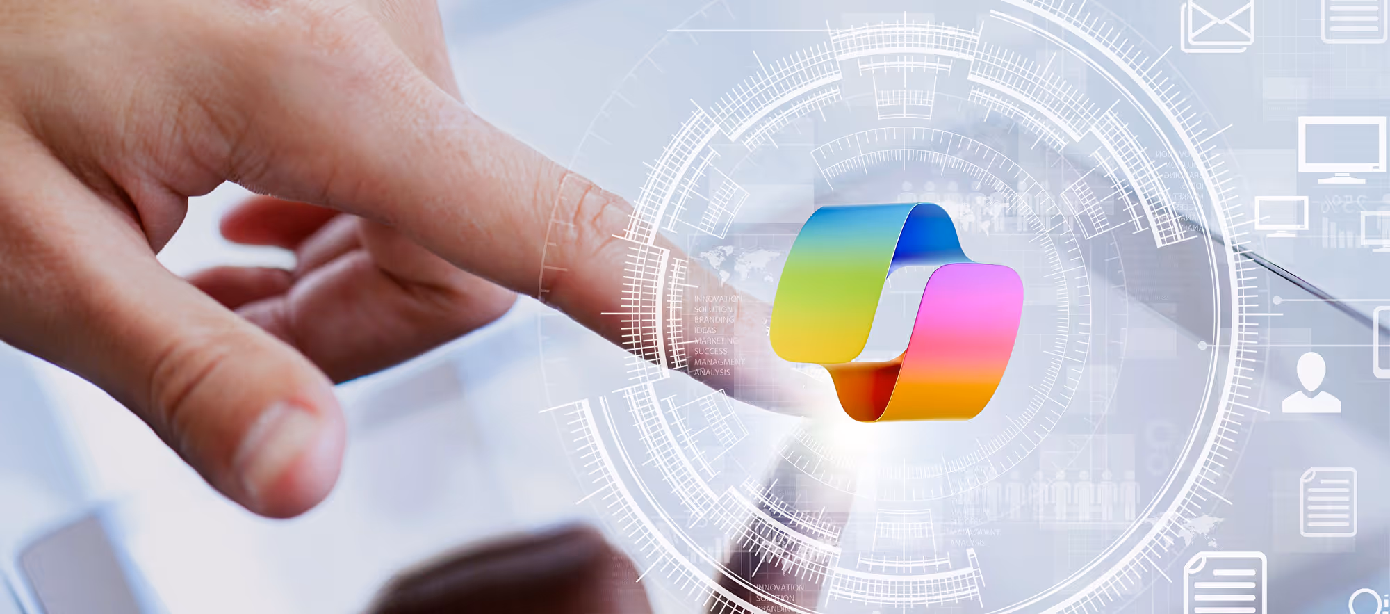 Symbolbild: Finger berührt das farbige Microsoft-Copilot-Logo in einem leuchtenden Kreis vor digitalem Hintergrund mit Icons.