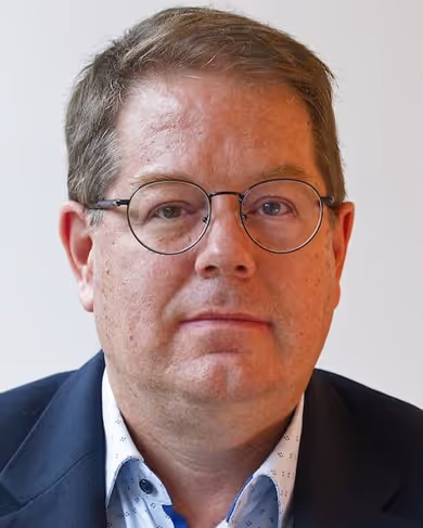 Porträtfoto von Dr. Daniel Burgwinkel