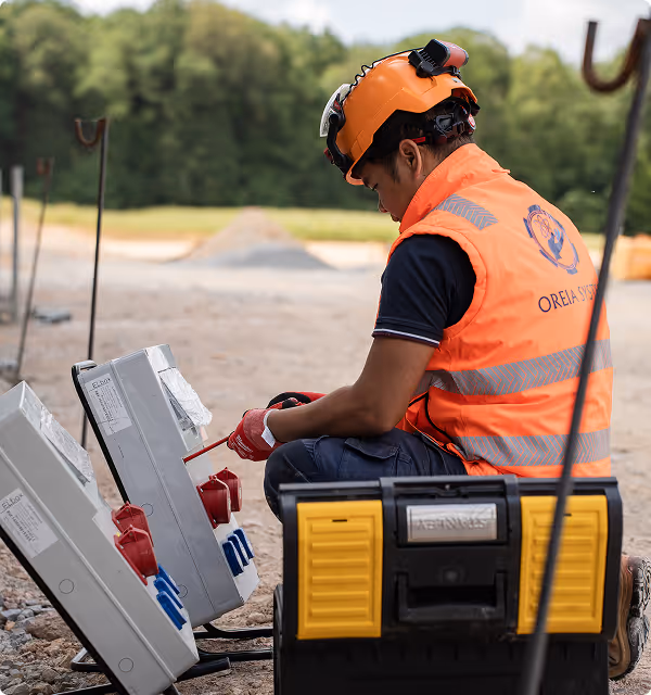 Technicien OREIA en intervention de dépannage sur site industriel