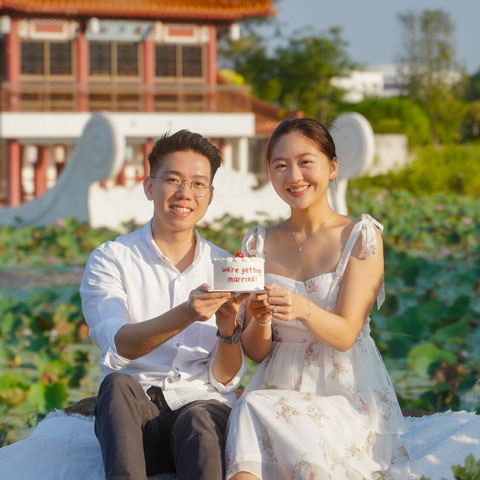 Yu Hong + Yu Lin, Pre-wedding Photography at Chinese Garden, Singapore