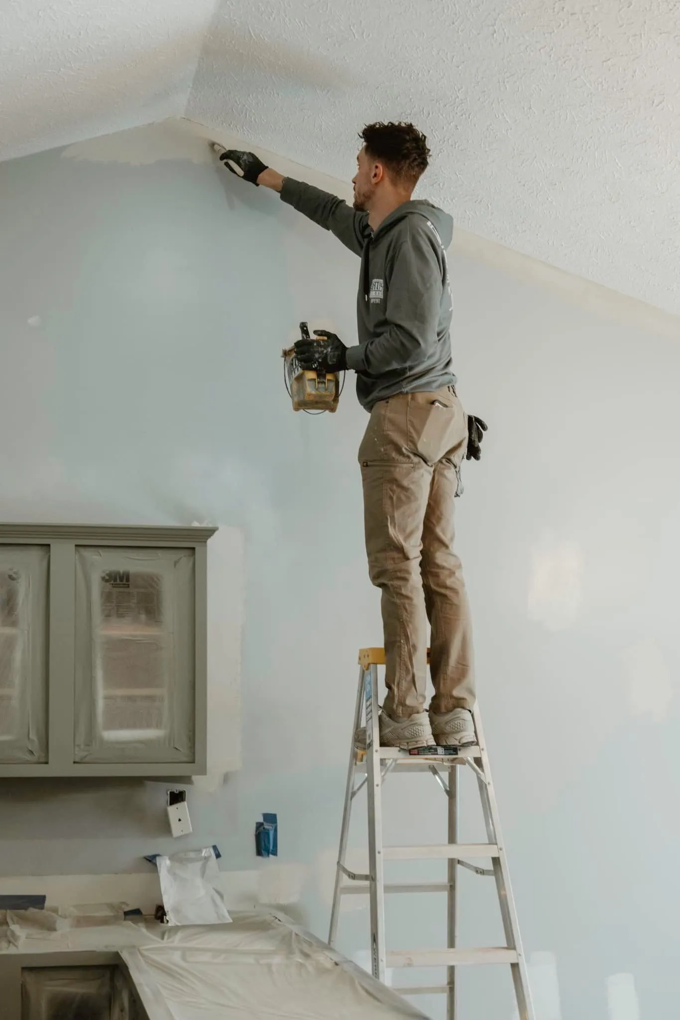Premium interior wall painting in Lansing Michigan home by Worthy Finishes