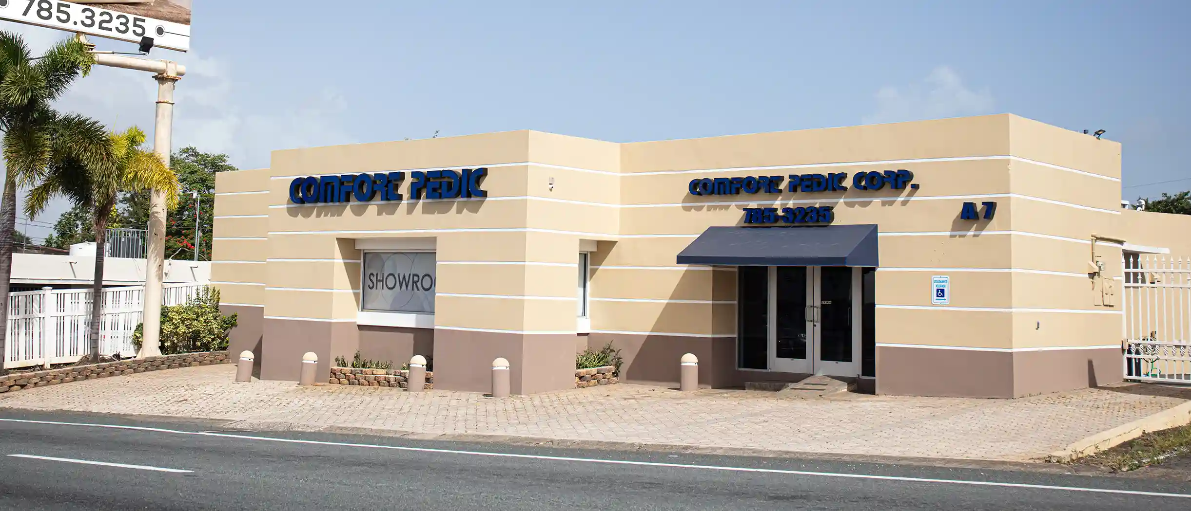 Edificio principal de Comfort Pedic en Puerto Rico
