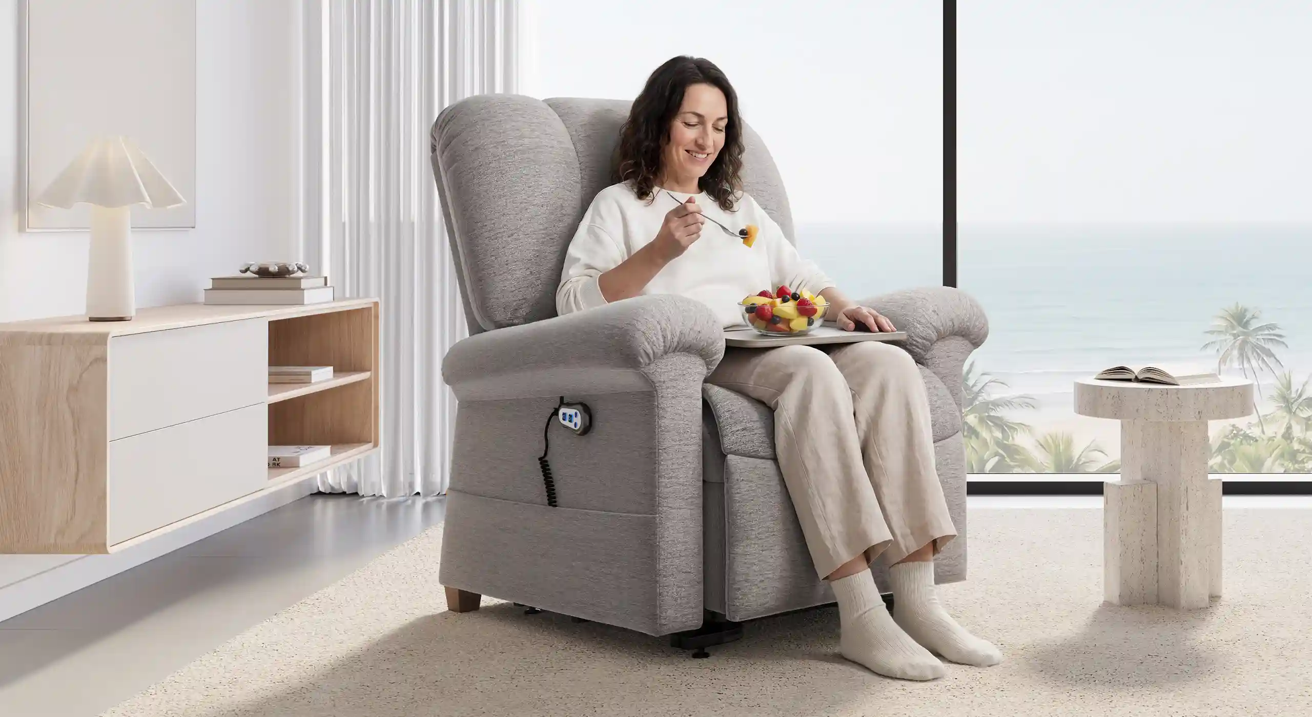 Persona comiendo cómodamente en Butaca Ortopédica Comfort Chair