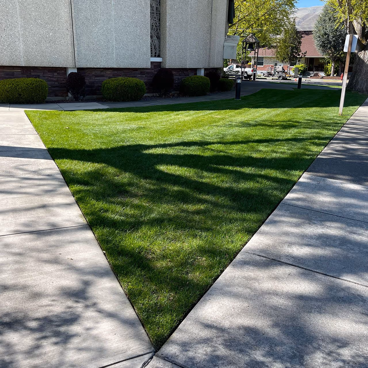 Weekly lawn mowing near me in Clarkston, Washington