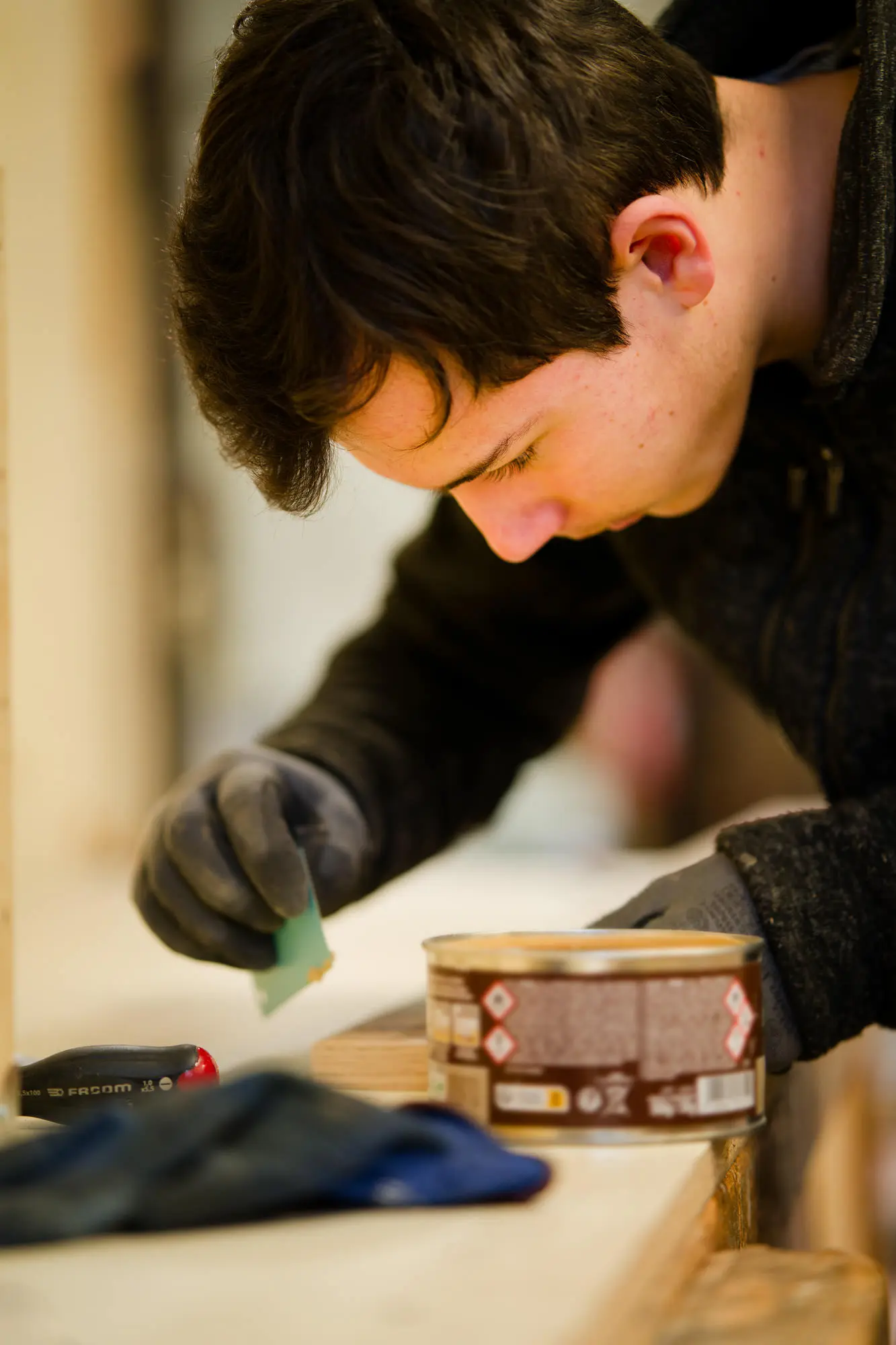 Atelier de finition bois et vernissage