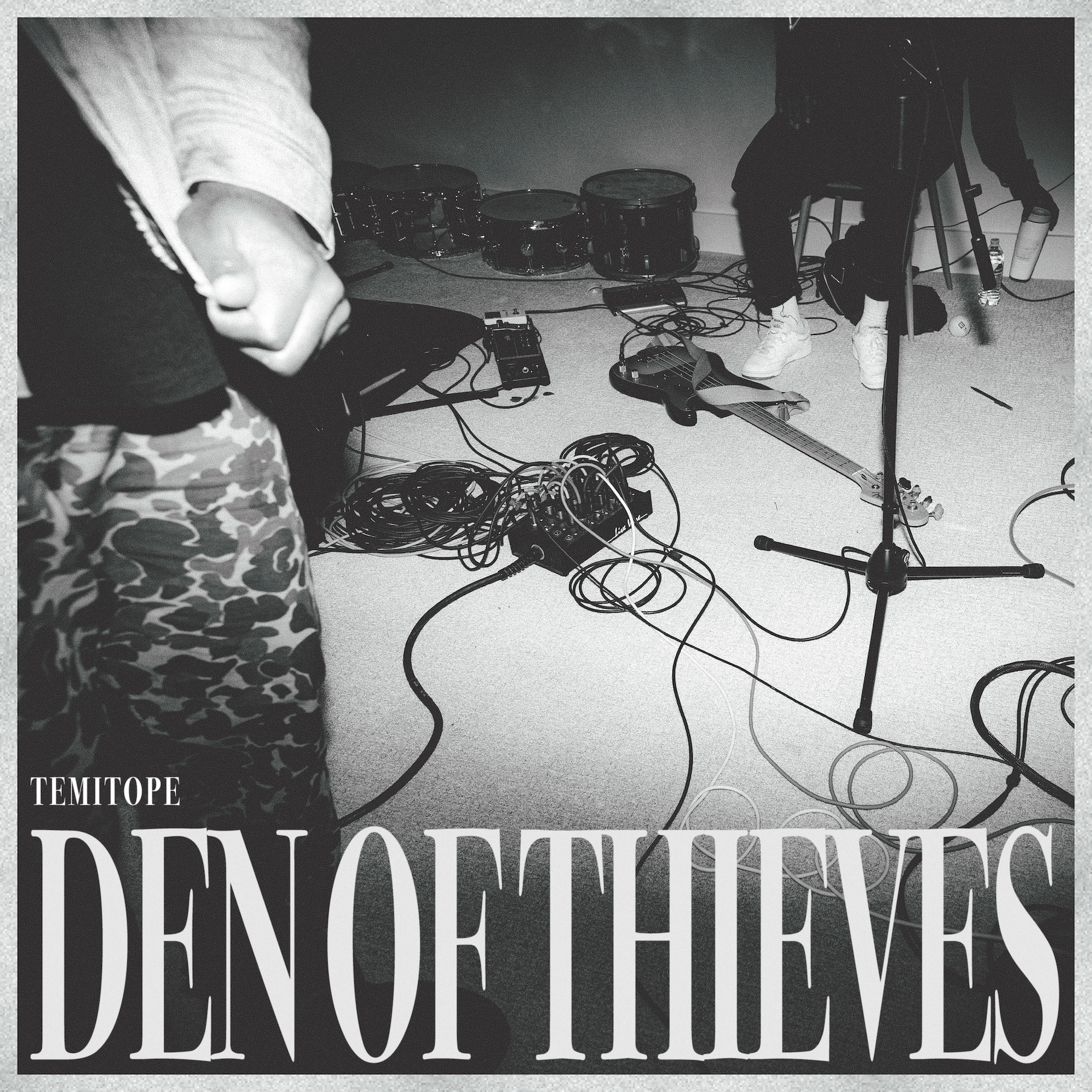 DEN OF THIEVES