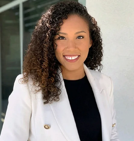 Carolina Guillen, Senior Consultant, Ivory Group