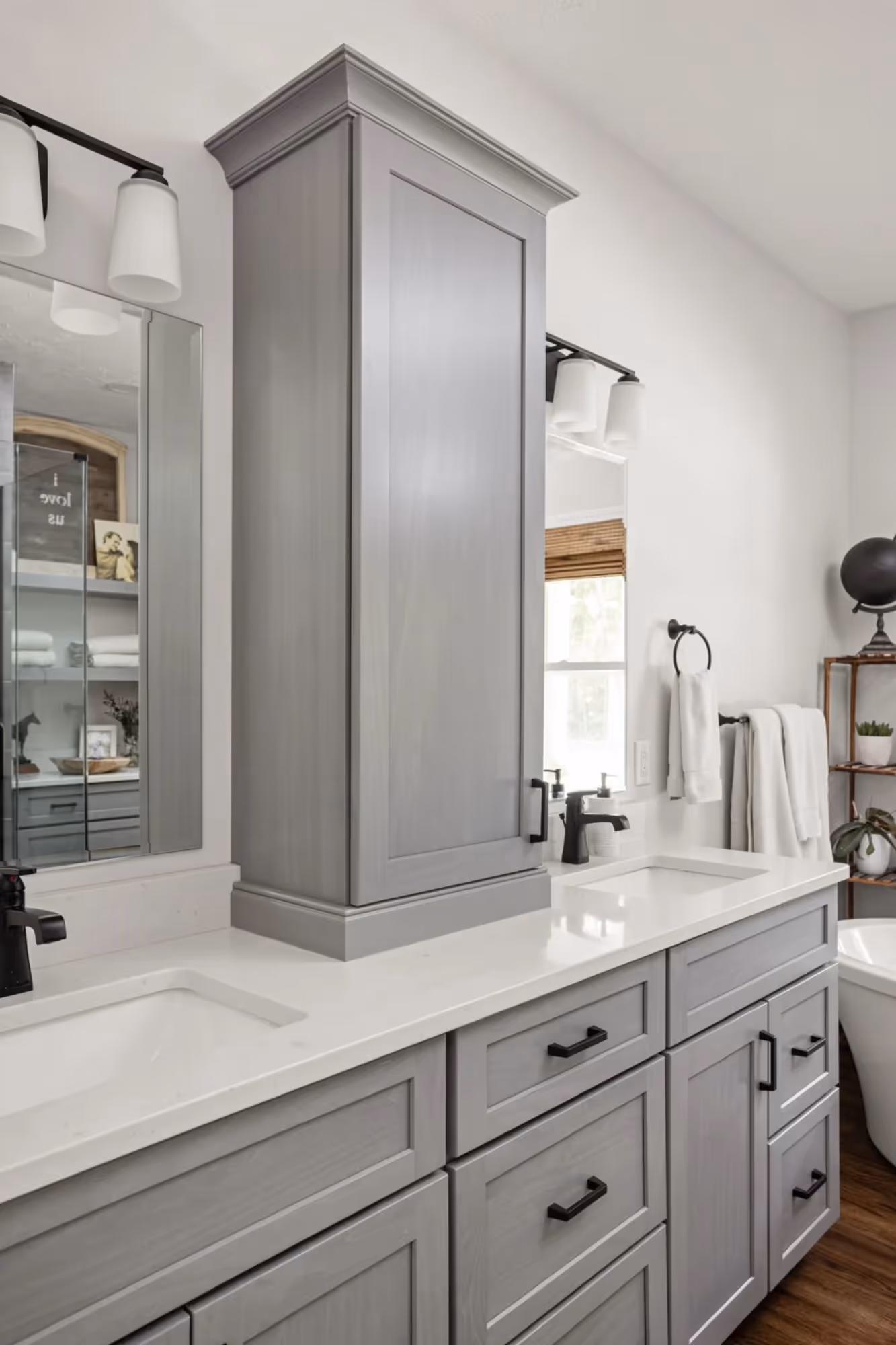 Bathroom vanity with double sinks