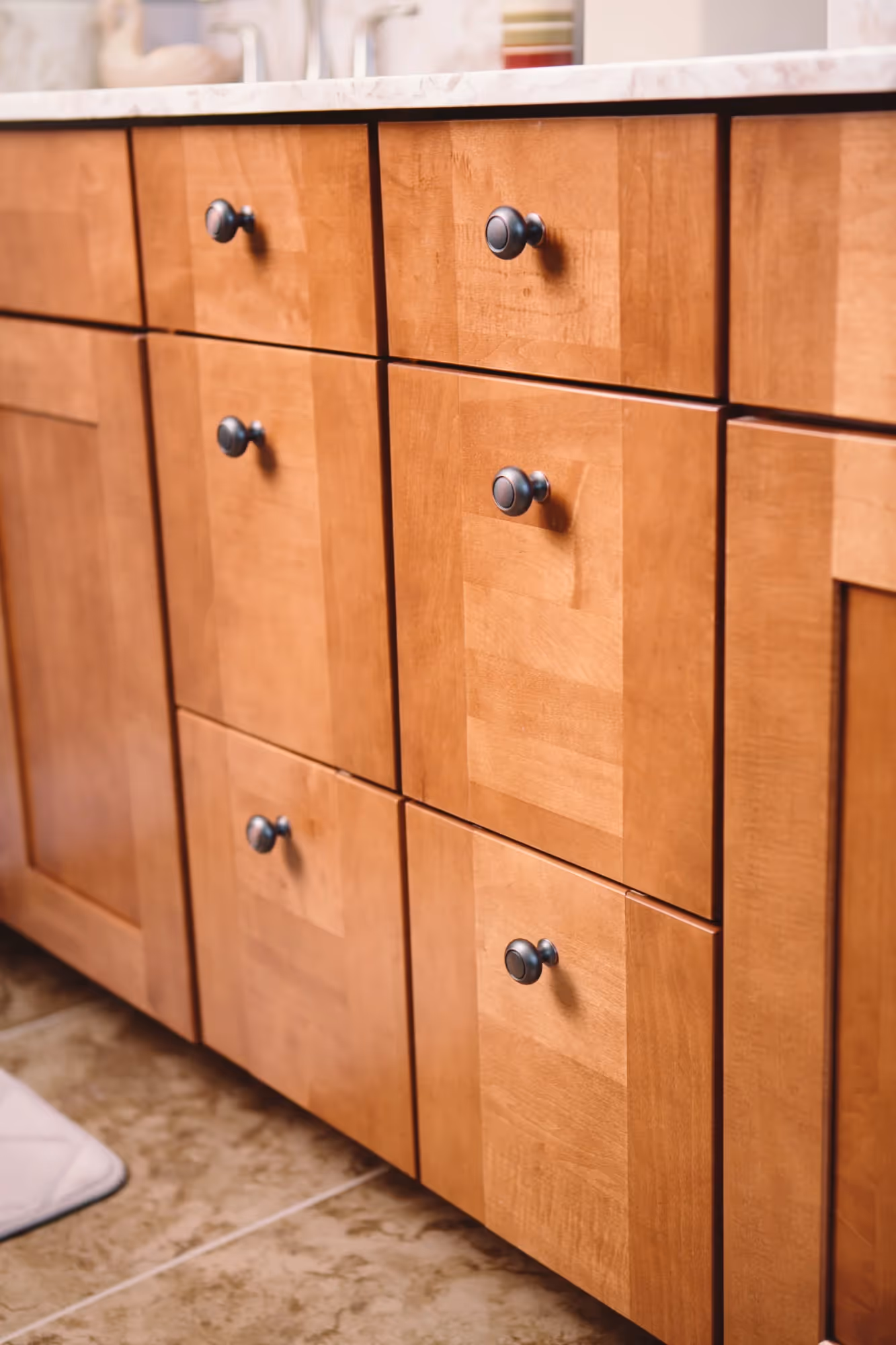Wood kitchen cabinets with drawers