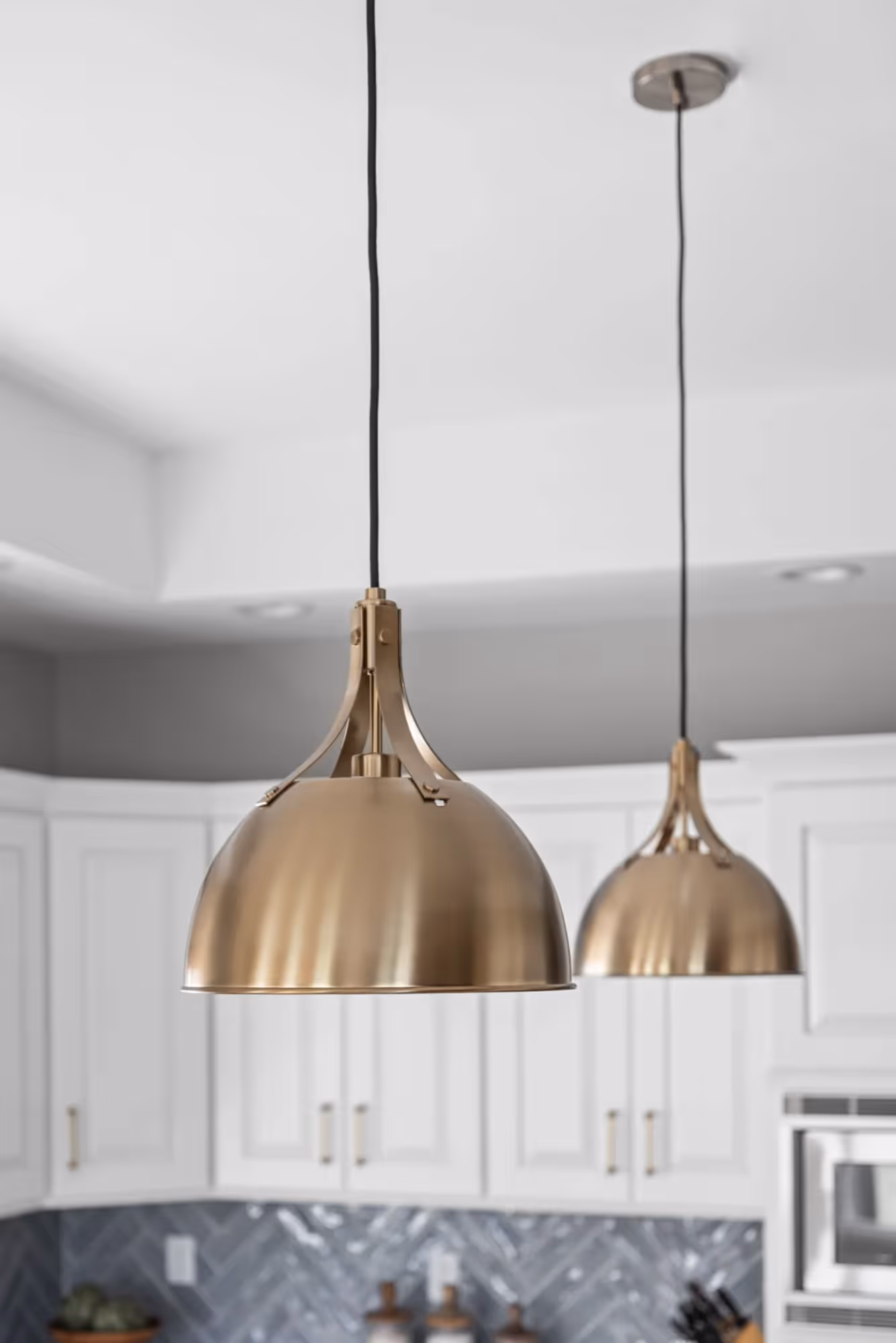 Modern pendant light fixture