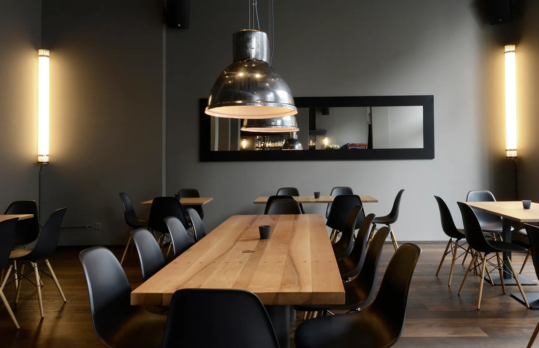 Prado Bar Interior 1