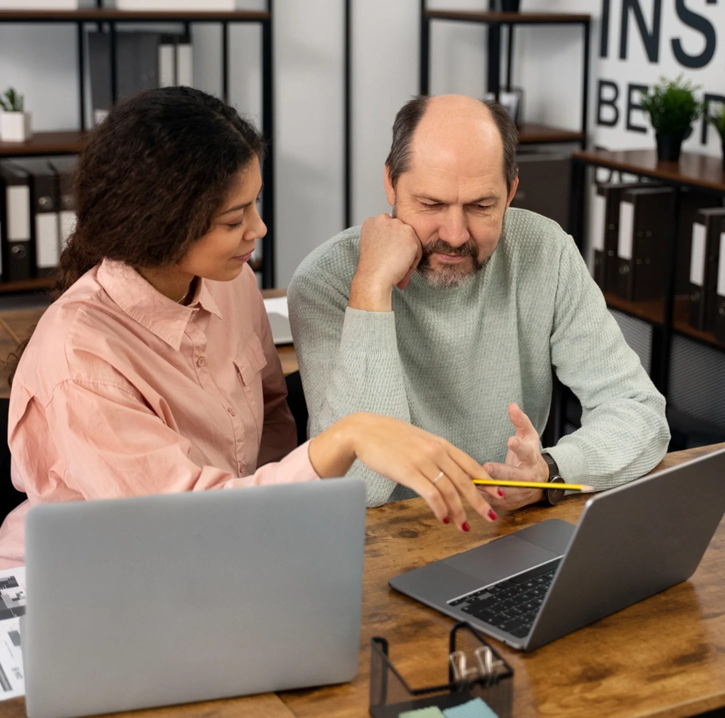 service-one-bringing-experience-main-image