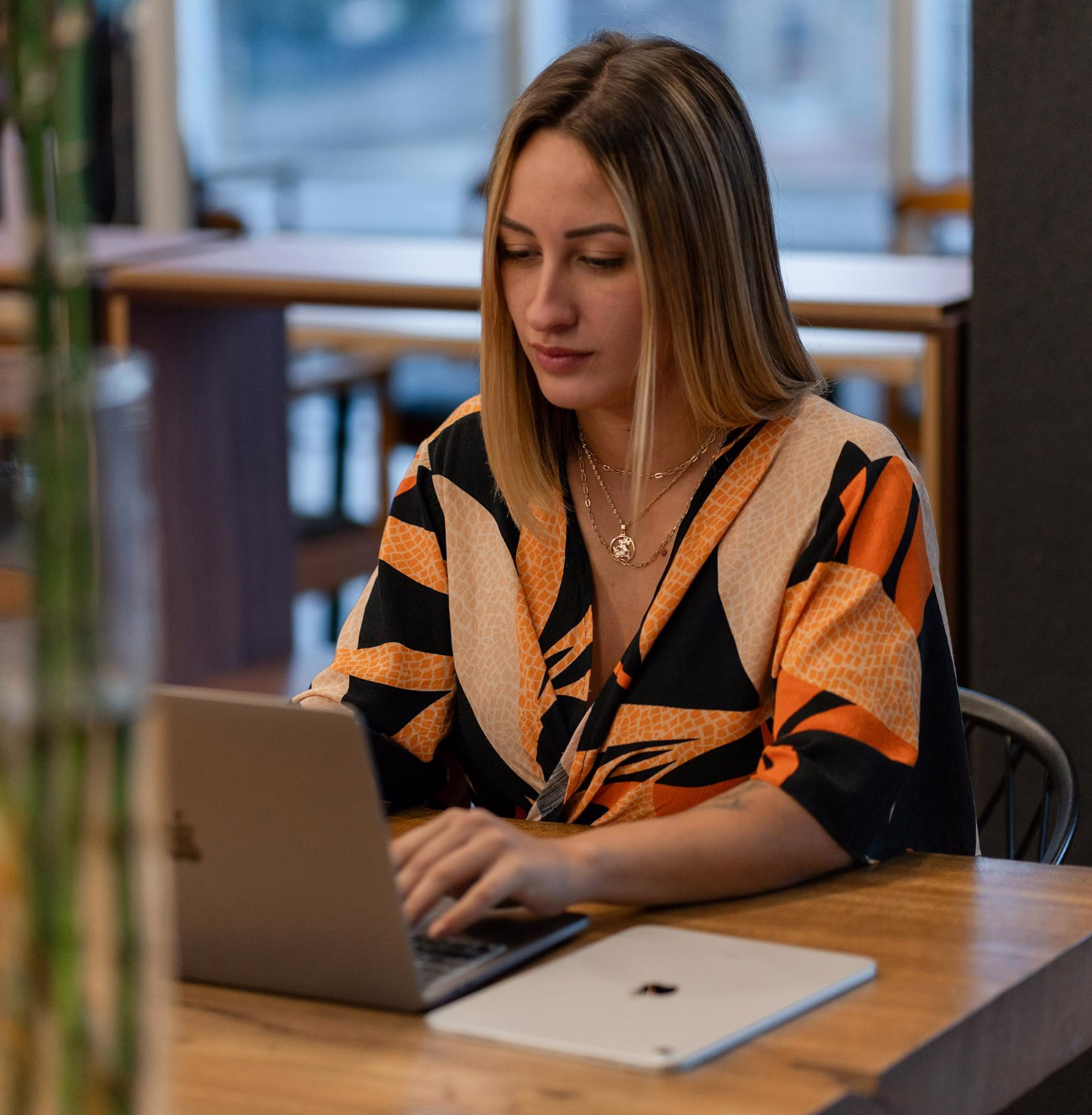 testimonial-left-image