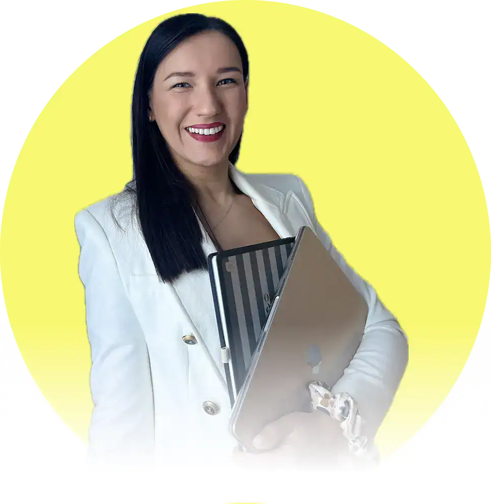 Kobieta z laptopem w ręce