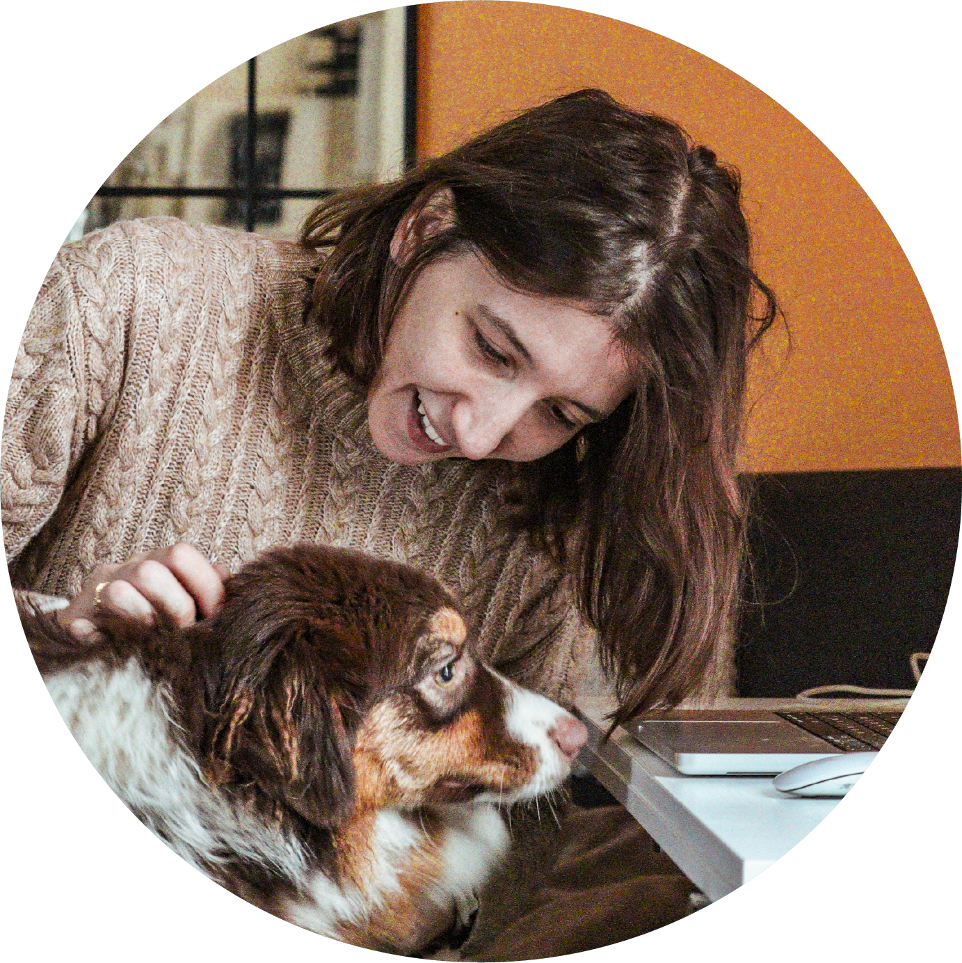 Photo d'Aurore Desperier avec son chien, Calypso.