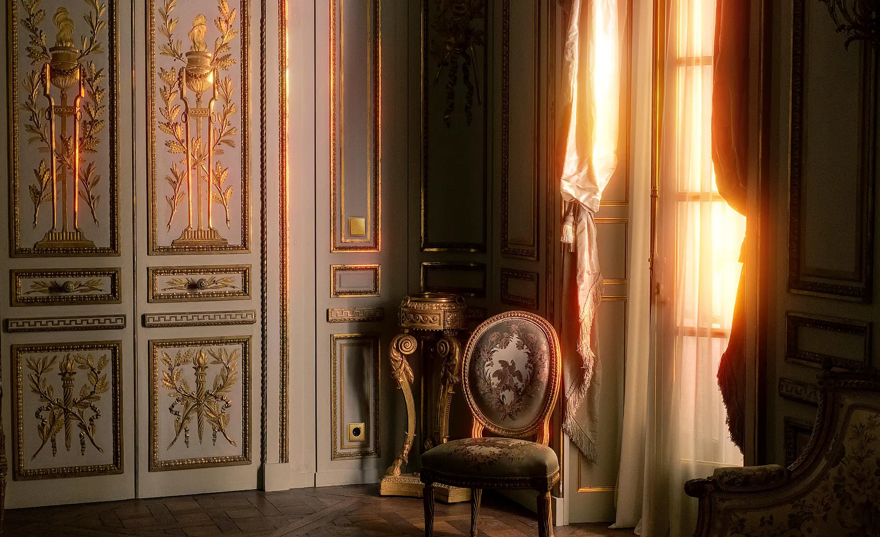 Opulente uitstraling met gouden schakelaar en stopcontacts