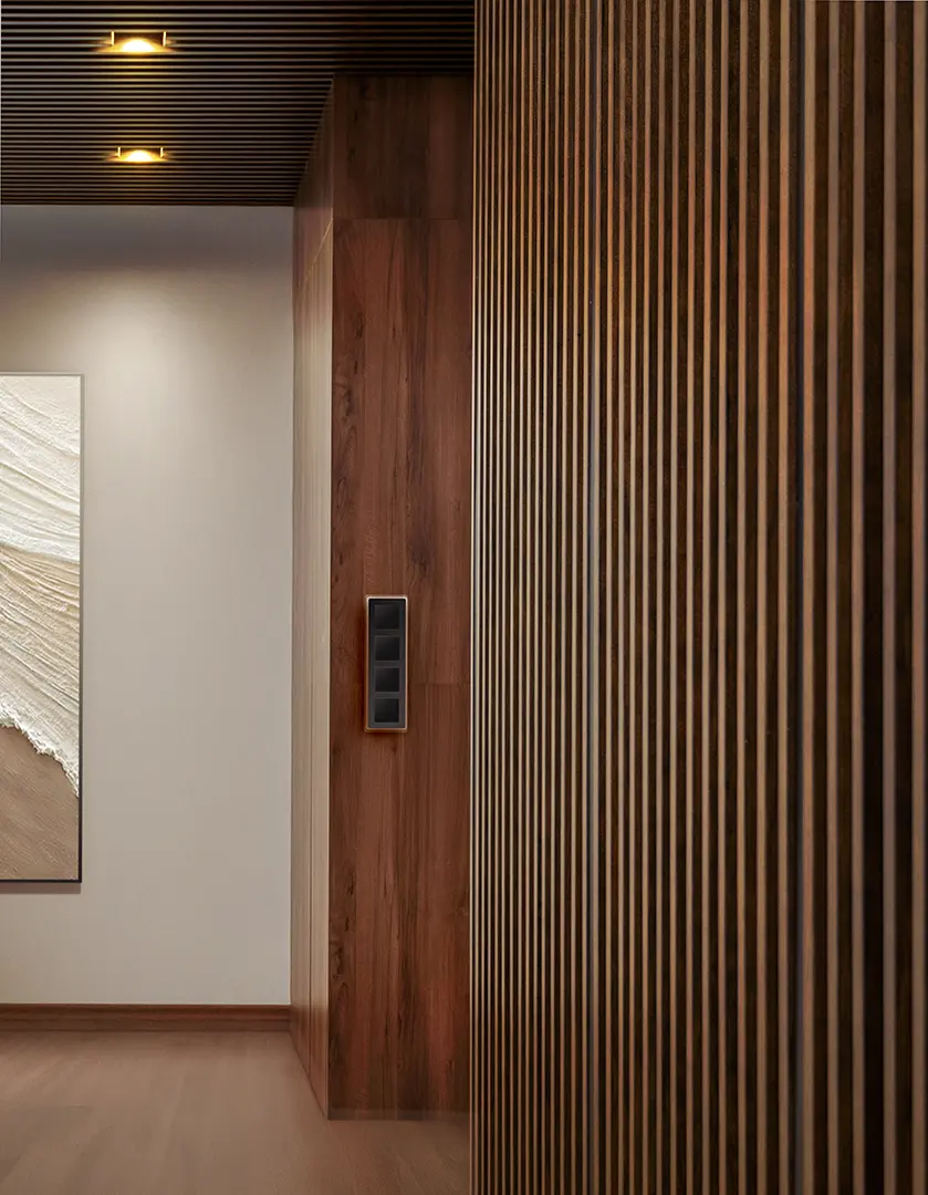 Stijlvol interieur van hout met glazen schakelaars