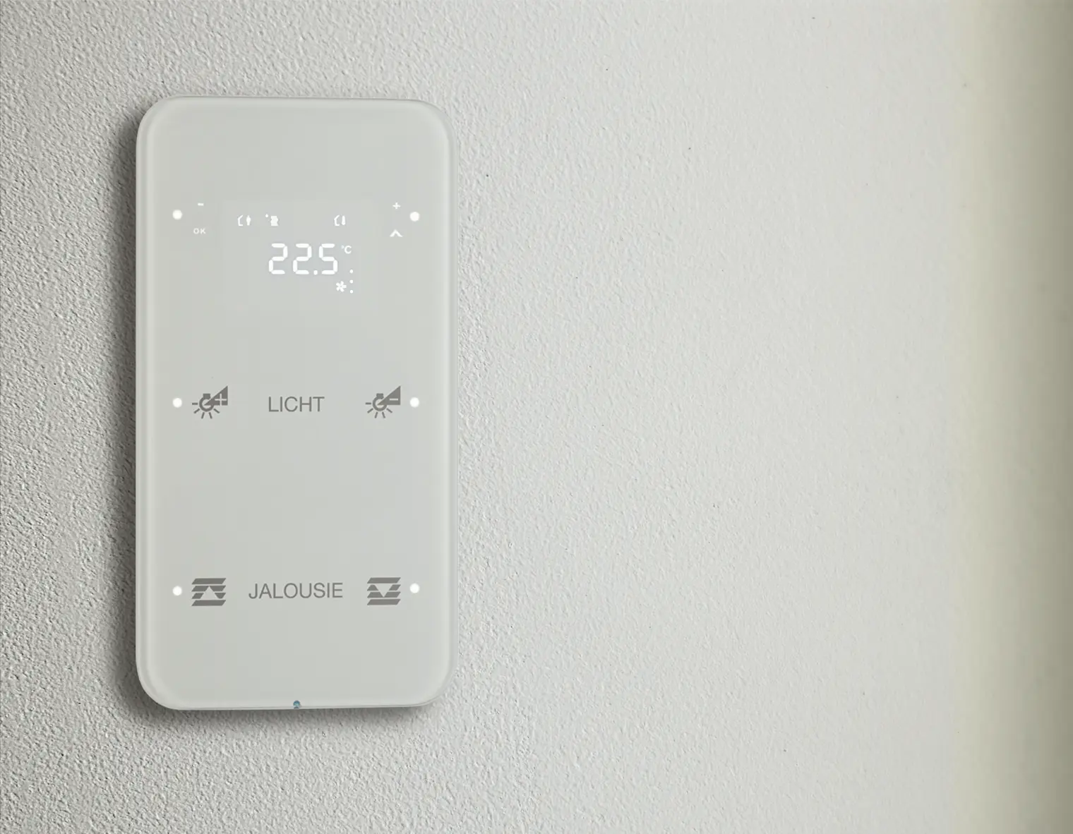 De Hager-Berker R1 Touch smart-home bediening van wit glas op een witte wand