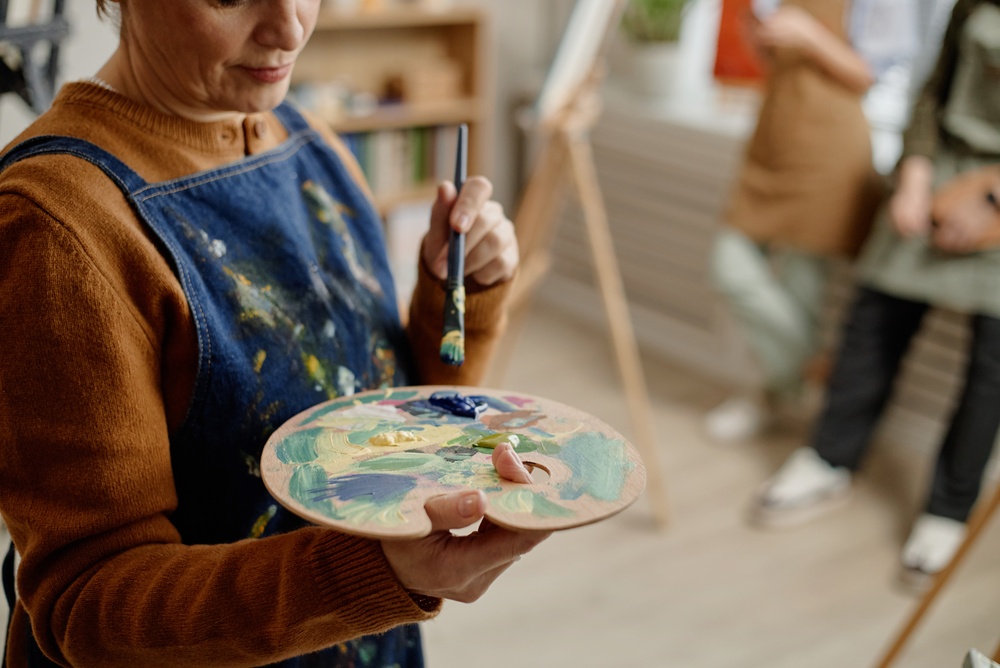 Learning with an art teacher