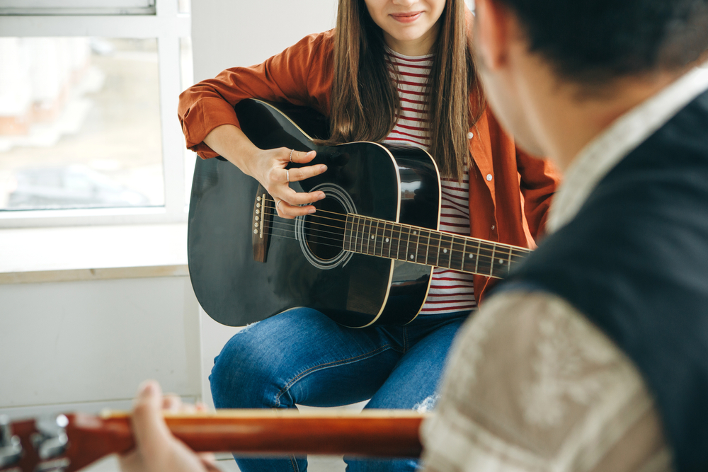 Learning with guitar lessons