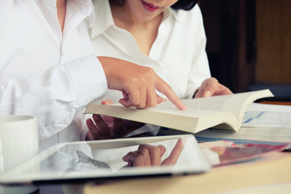 Learning with a history tutor