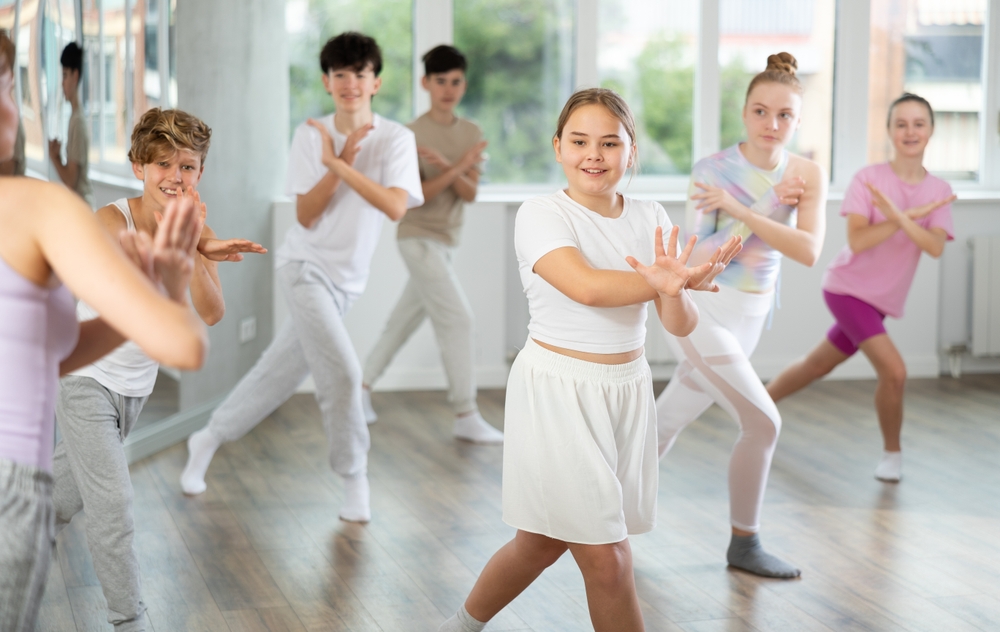 Learning with modern dance classes