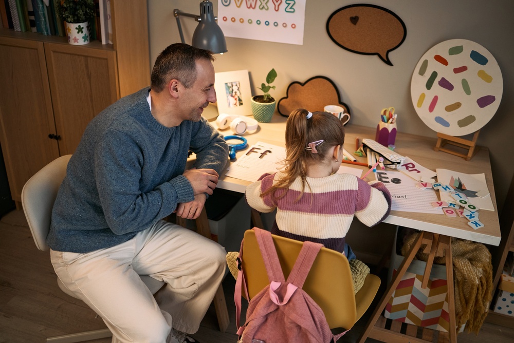 Learning with a phonics tutor