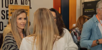 Conecte-se com as mentes que desenham o futuro do trabalho em uma rede de influência de alto impacto.