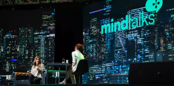 Expande o Summit para além da plenária principal, com palcos paralelos, curadoria de experiências imersivas, e ambientes dedicados à prática.