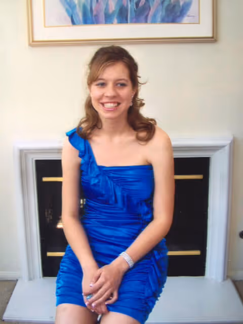 Sarah posing before prom!