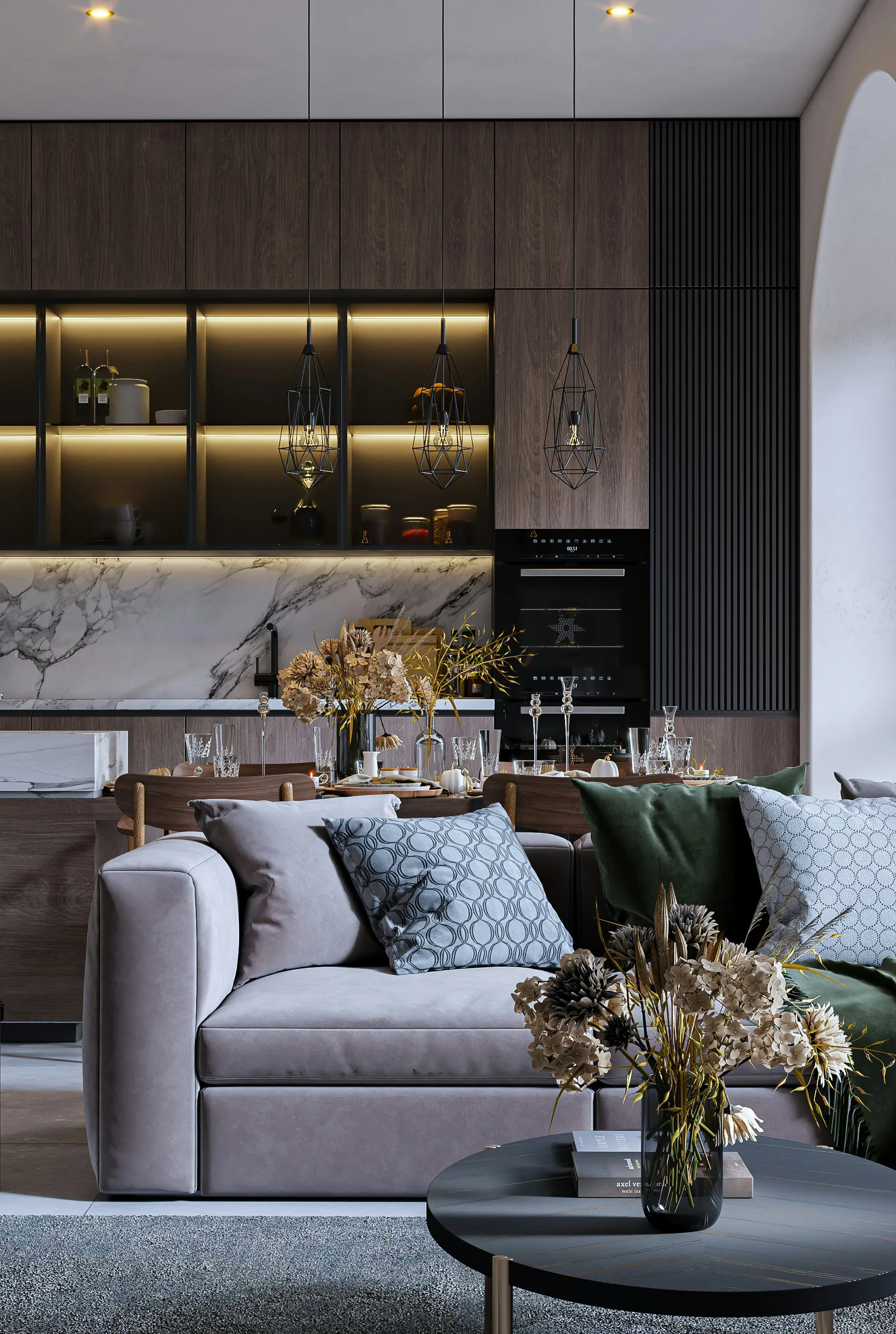 Moderne Wohnküche mit Marmorrückwand, Pendelleuchten und hellgrauem Sofa