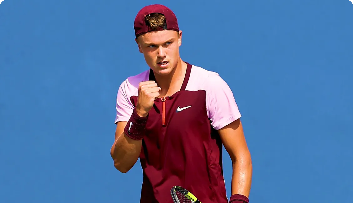 Holger Rune reduces jet lag with Timeshifter