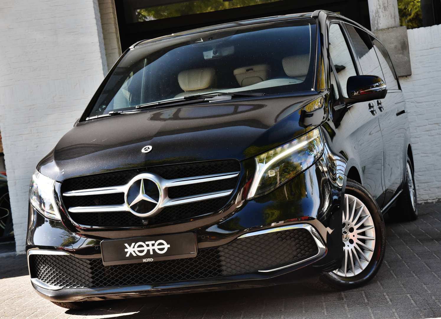 Mercedes-Benz V 220 D LWB - 1