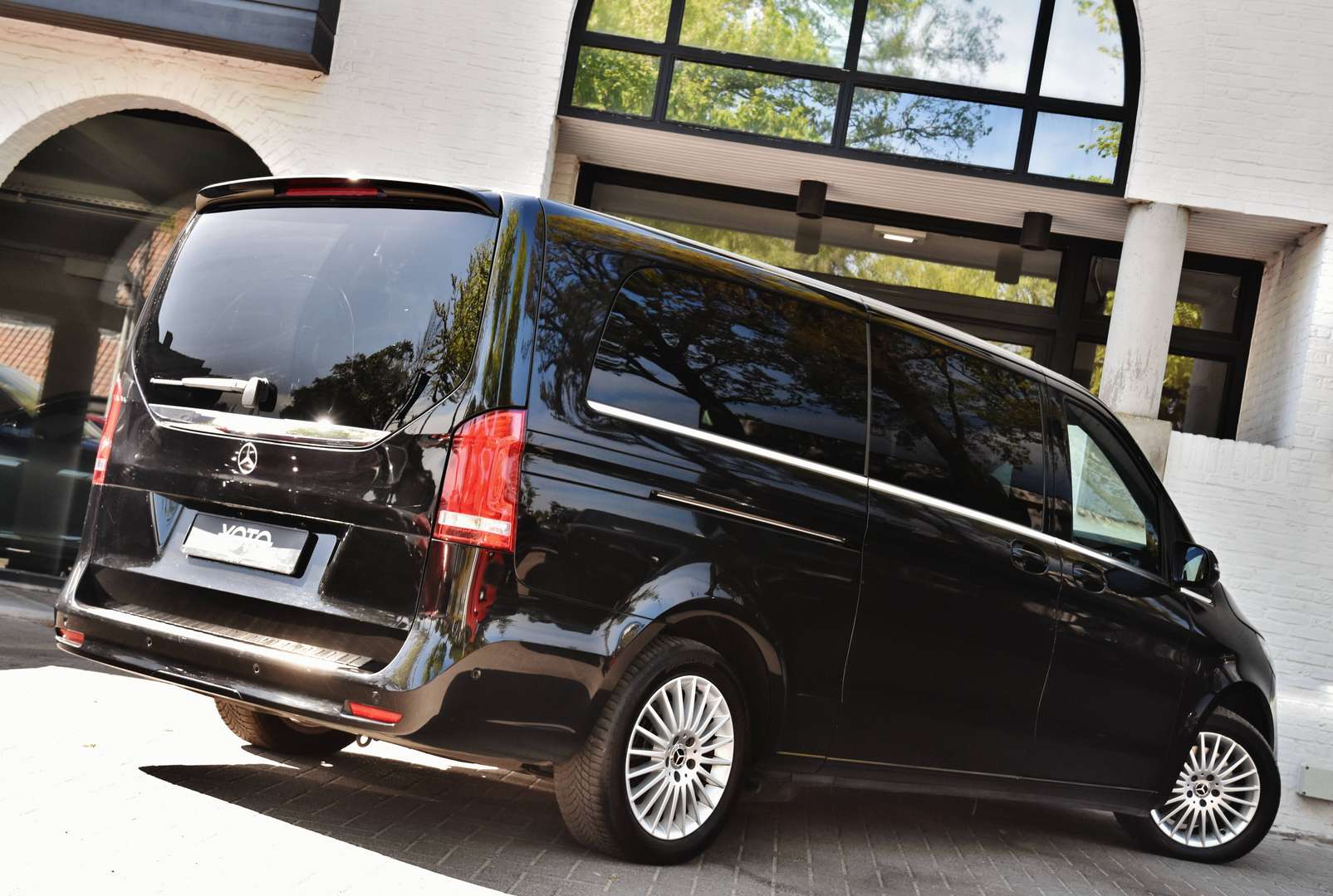 Mercedes-Benz V 220 D LWB - 8